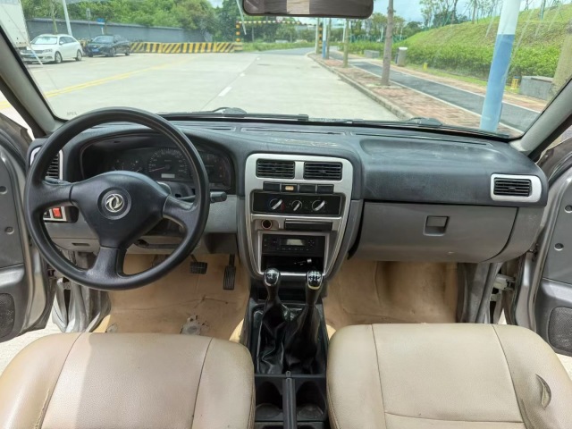 2015 Dongfeng Pickup 2.8T P68 4WD Luxury | 60000KM Manual Used Truck For Export
