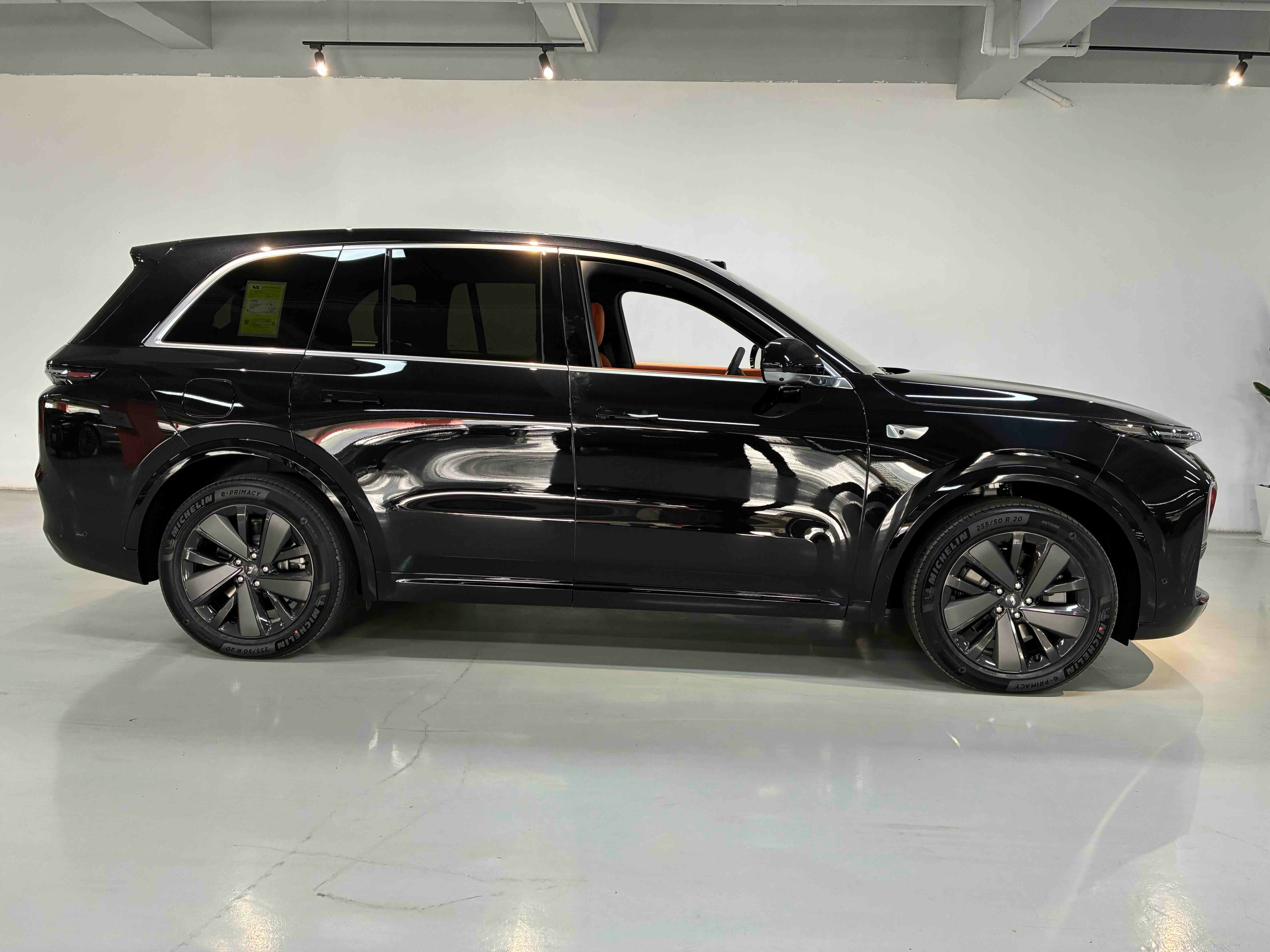 2025 Li Auto L8 Max Smart Refresh Edition | Ultra-Low Mileage (1,000 km) | Premium 6-Seat EV SUV for Export