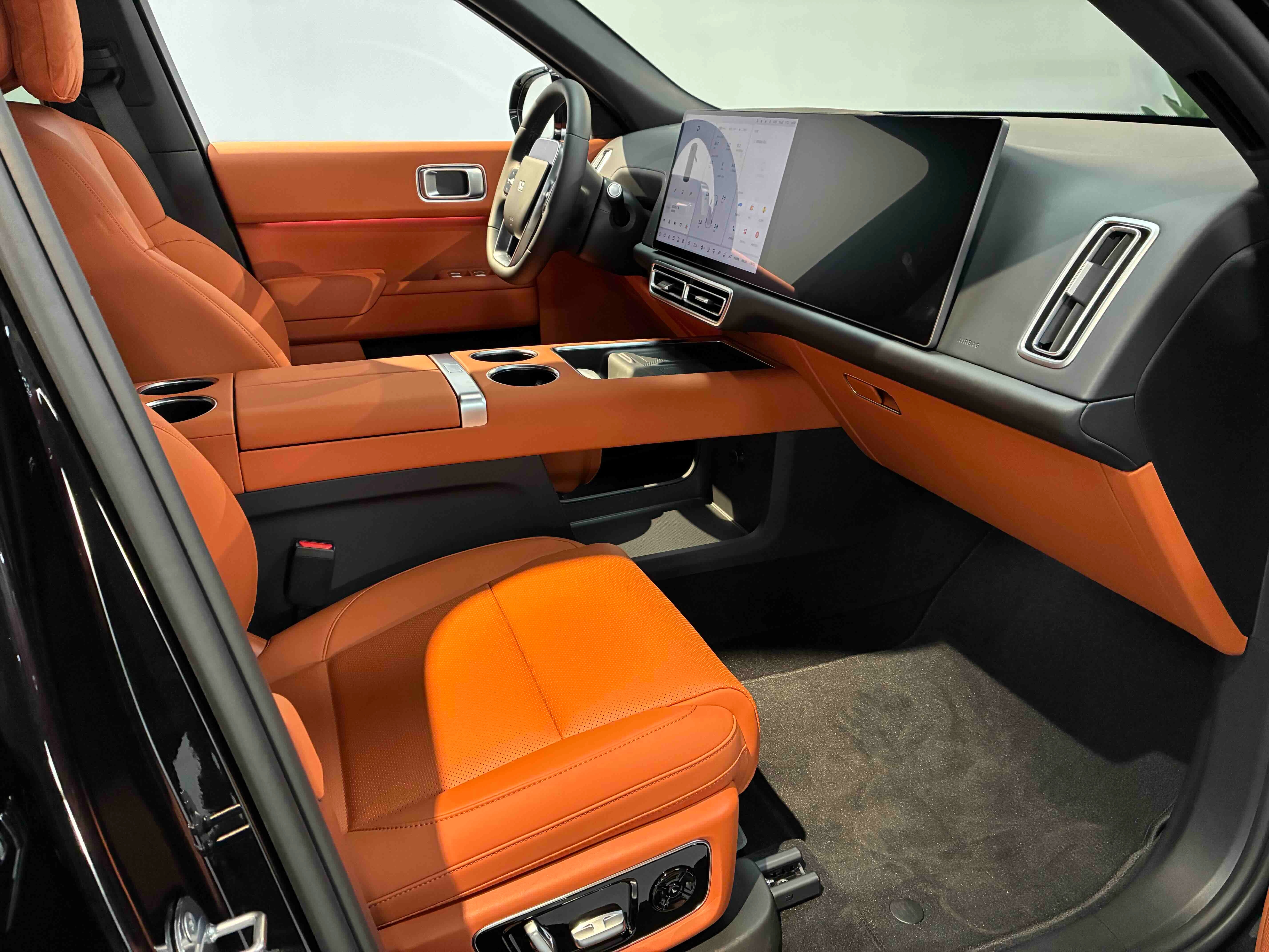 2025 Li Auto L8 Max Smart Refresh Edition | Ultra-Low Mileage (1,000 km) | Premium 6-Seat EV SUV for Export