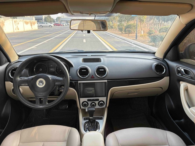 2011 Volkswagen Lavida 1.6L Auto Comfort | 150000KM Black/Beige Used Sedan For Export