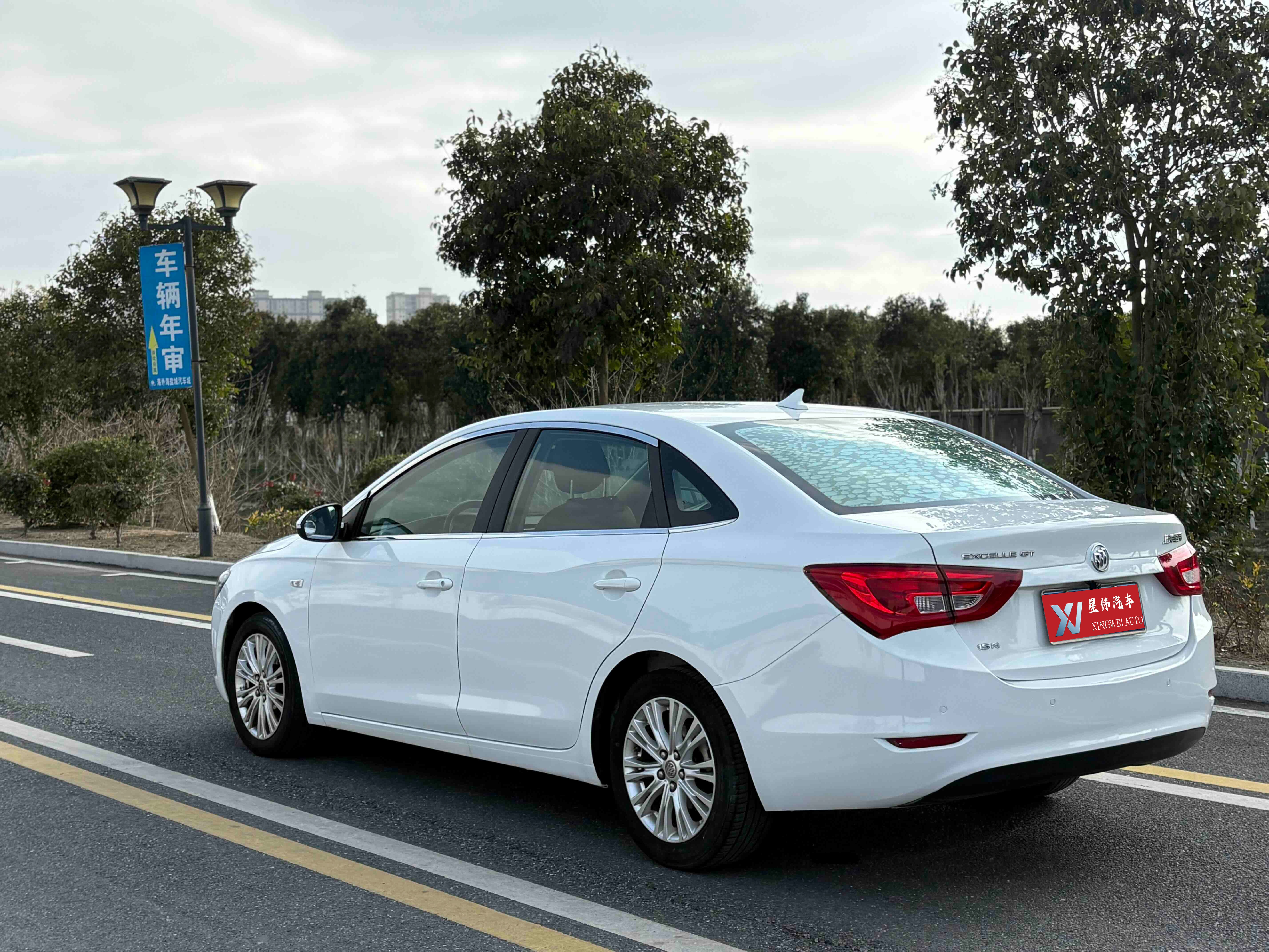 2015 Buick Excelle 15N Auto Luxury | 146000KM White/Black Used Sedan For Export