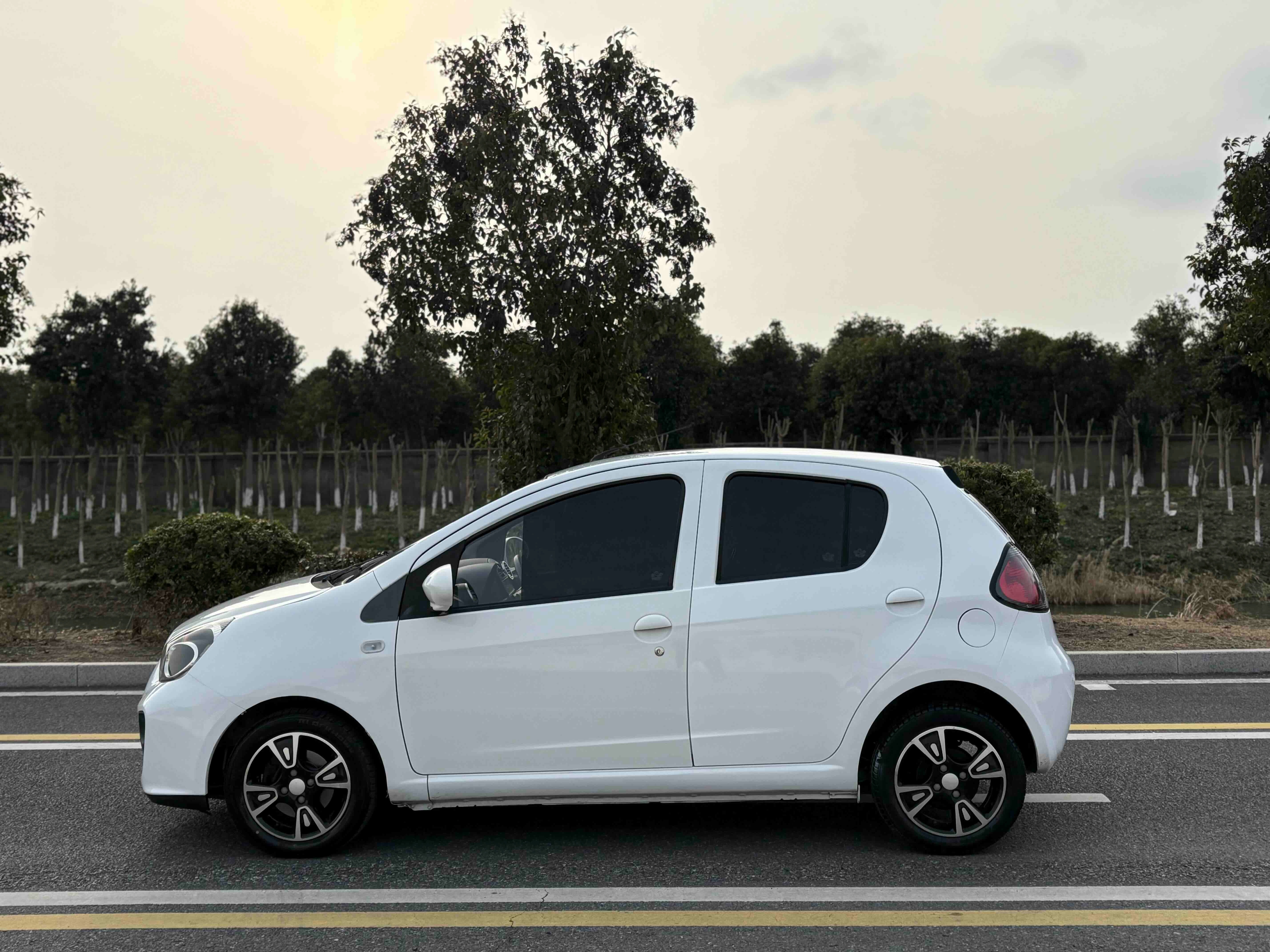 2016 Geely Panda Classic 1.0L AMT | 92400KM White/White Used Car For Export