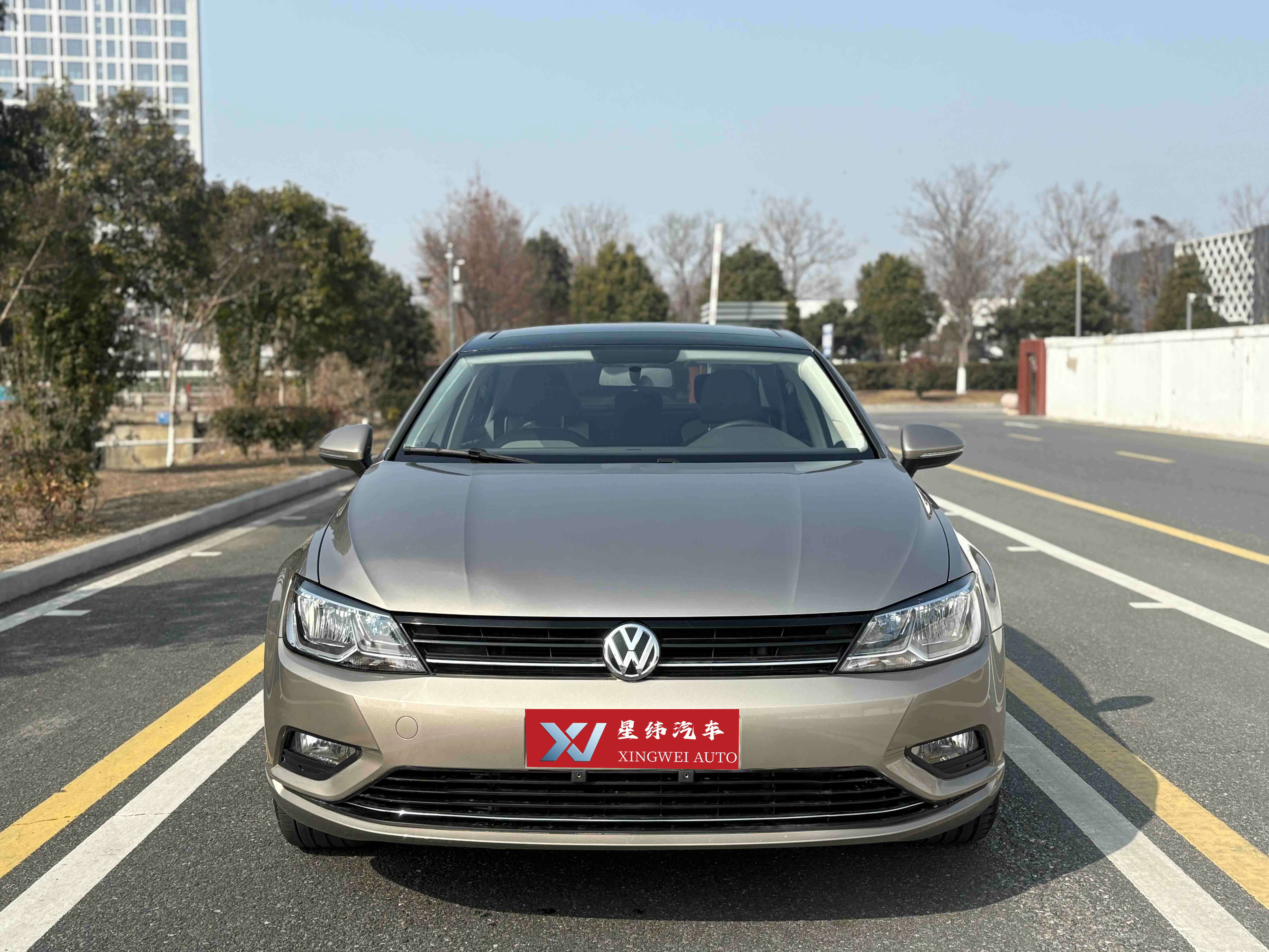 2017 Volkswagen Lamando 280TSI DSG | 107700KM Gold/Beige Used Sedan For Export