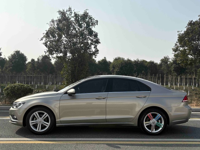 2017 Volkswagen Lamando 280TSI DSG | 107700KM Gold/Beige Used Sedan For Export