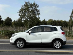 2016 Changan CS15 1.5L Auto Fashion | 67000KM White/Black-Red Used SUV For Export