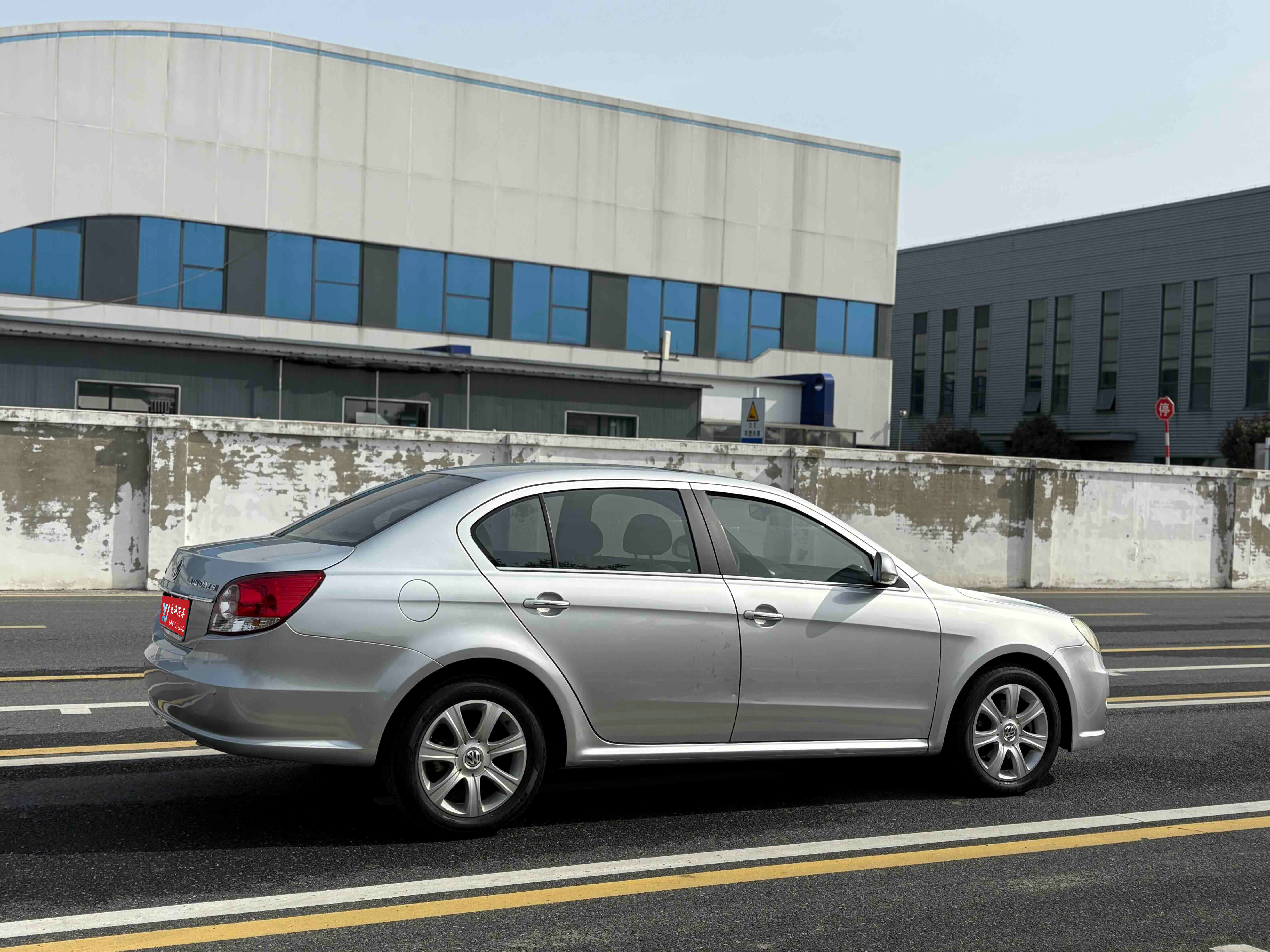 2011 Volkswagen Lavida 1.4TSI DSG | 108000KM Silver Used Sedan For Export
