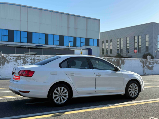 2015 Volkswagen Sagitar 1.6L Auto | 138000KM White Used Sedan For Export