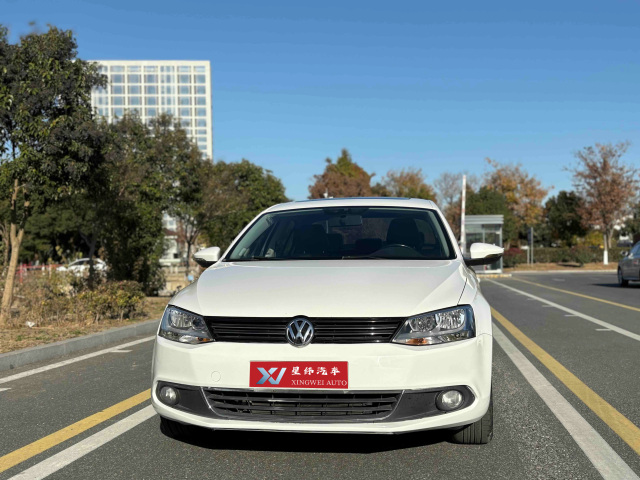 2015 Volkswagen Sagitar 1.6L Auto | 138000KM White Used Sedan For Export