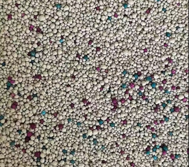 Ultra-White Clumping Bentonite Cat Litter | OEM & Private Label
