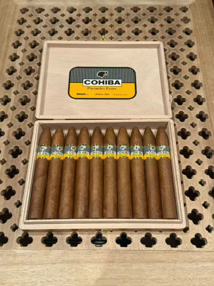 高希霸（特级金字塔 10支 ）