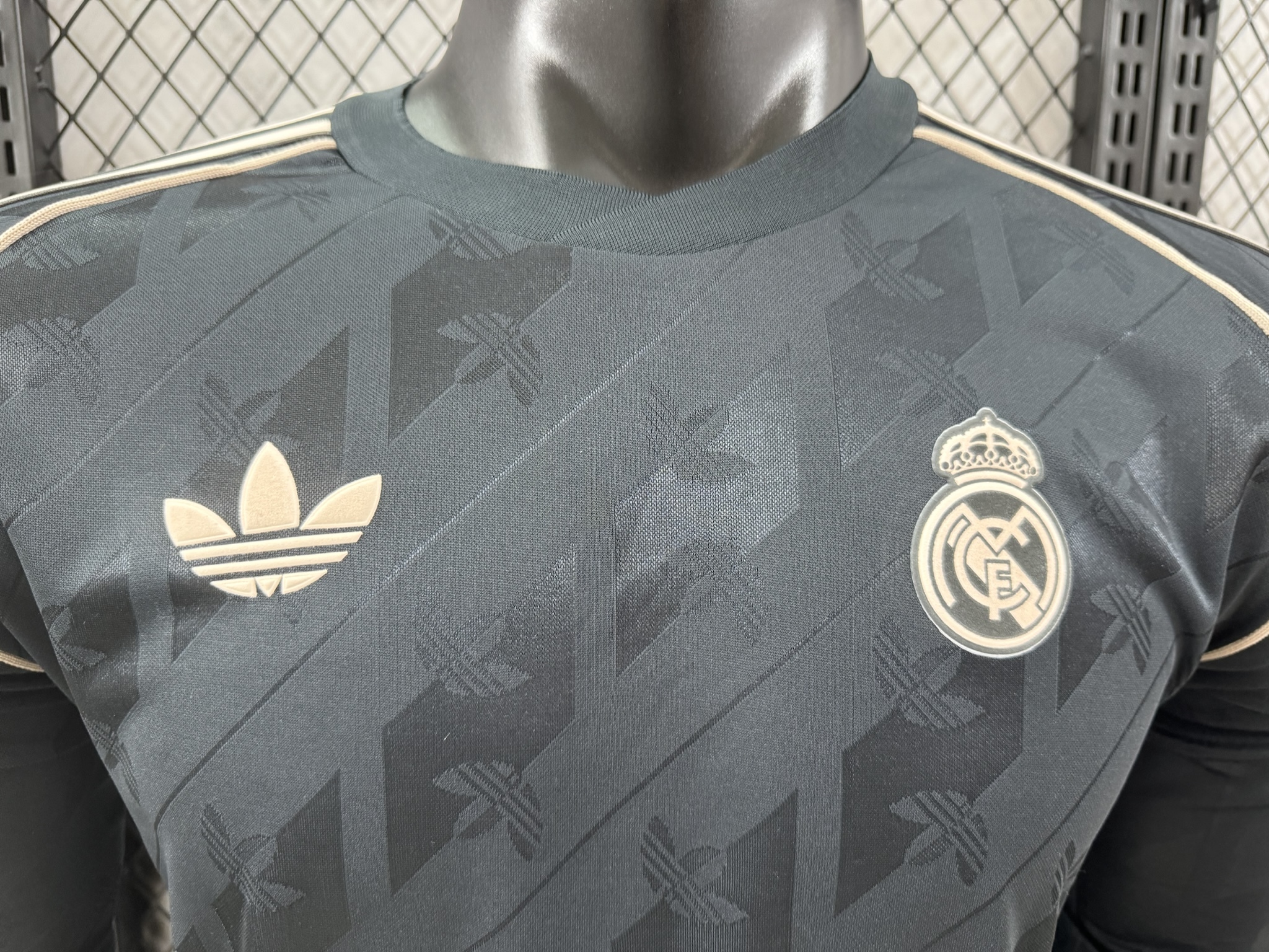 2024/25 Real Madrid Player Version Retro Long Sleeve Special Edition
