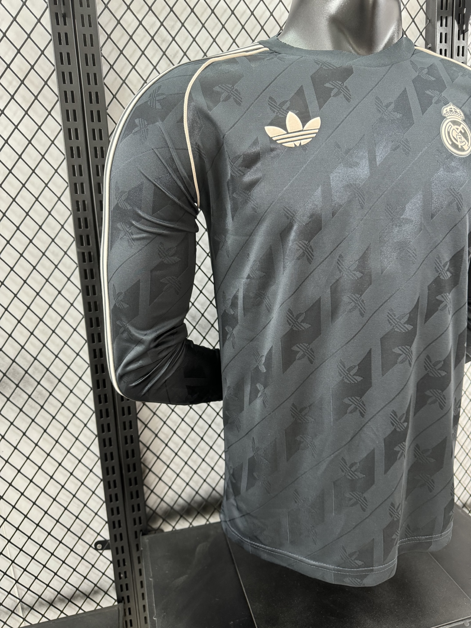 2024/25 Real Madrid Player Version Retro Long Sleeve Special Edition
