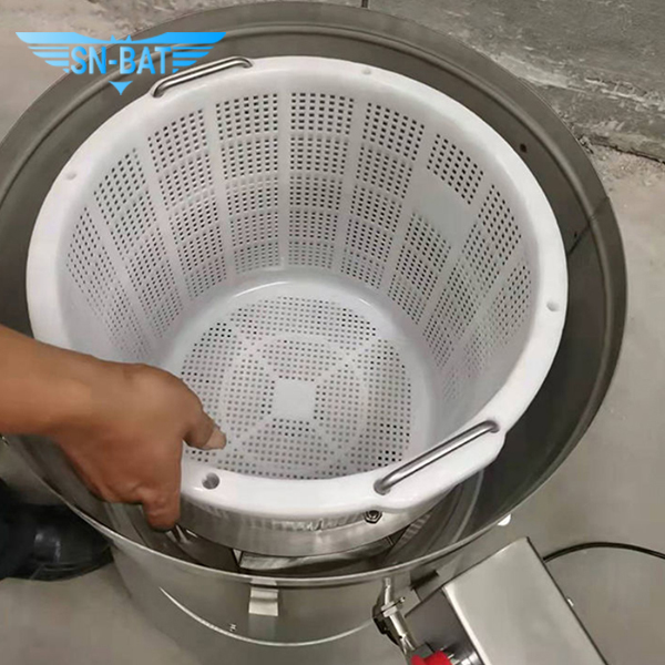 Dehydrator