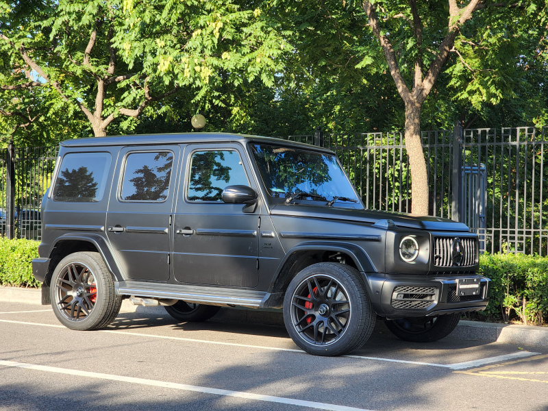 Mercedes-Benz G63 4WD Luxury SUV