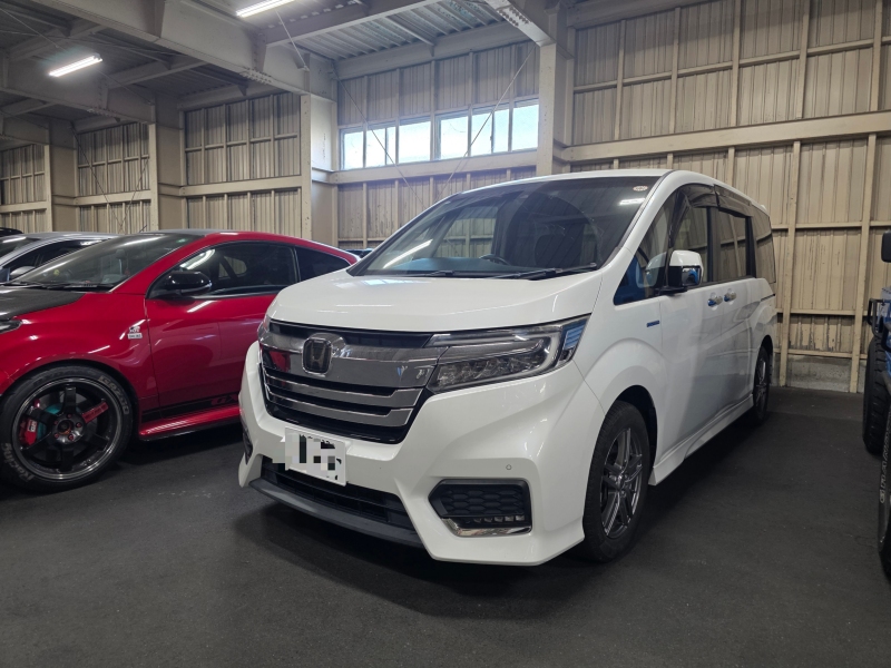 Honda Stepwgn 2.0 Hybrid 