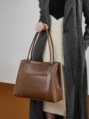 Wholesale Cowhide Large Capacity Retro Tote Bag Manufacturer | Custom Women's Commuter Shoulder Bag | Louis Bags