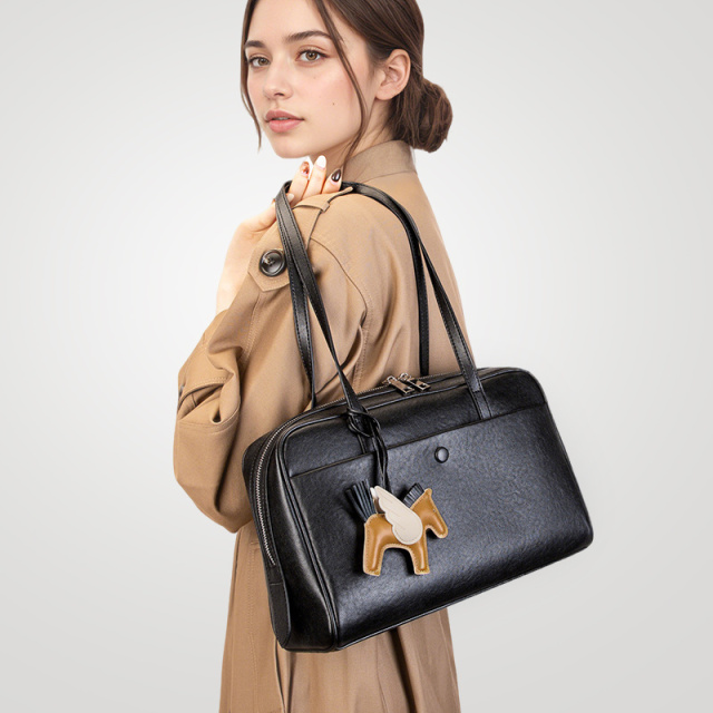 Wholesale Genuine Leather Pillow Bag Manufacturer | Custom Top Layer Cowhide Boston Bag for Women | Louis Bags
