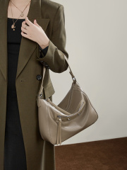 Wholesale Korean Version Large Capacity Shoulder Bag Manufacturer | Custom Versatile Underarm Crossbody Bag | Louis Bags