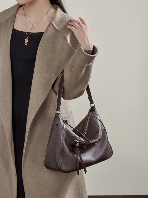 Wholesale Korean Version Large Capacity Shoulder Bag Manufacturer | Custom Versatile Underarm Crossbody Bag | Louis Bags