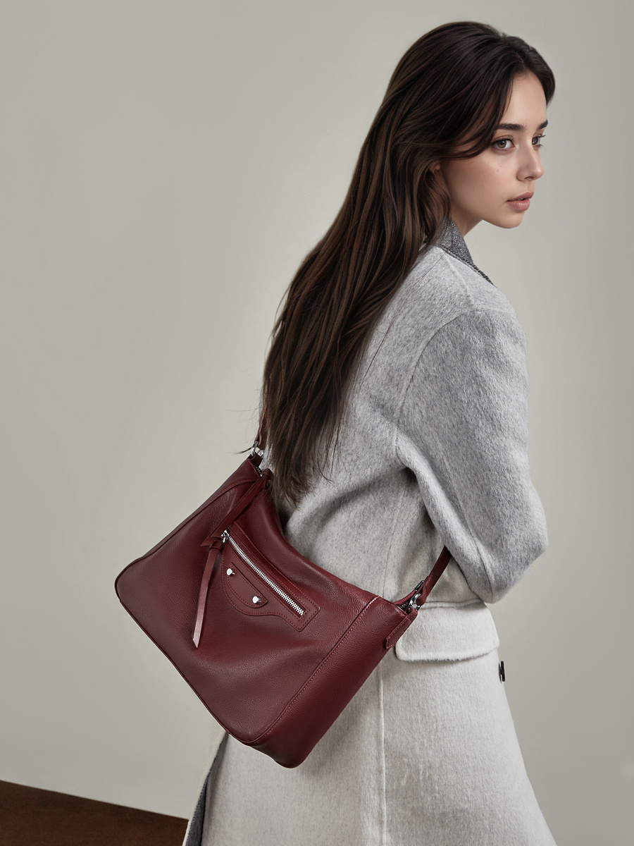 Wholesale Korean Version Large Capacity Shoulder Bag Manufacturer | Custom Versatile Underarm Crossbody Bag | Louis Bags