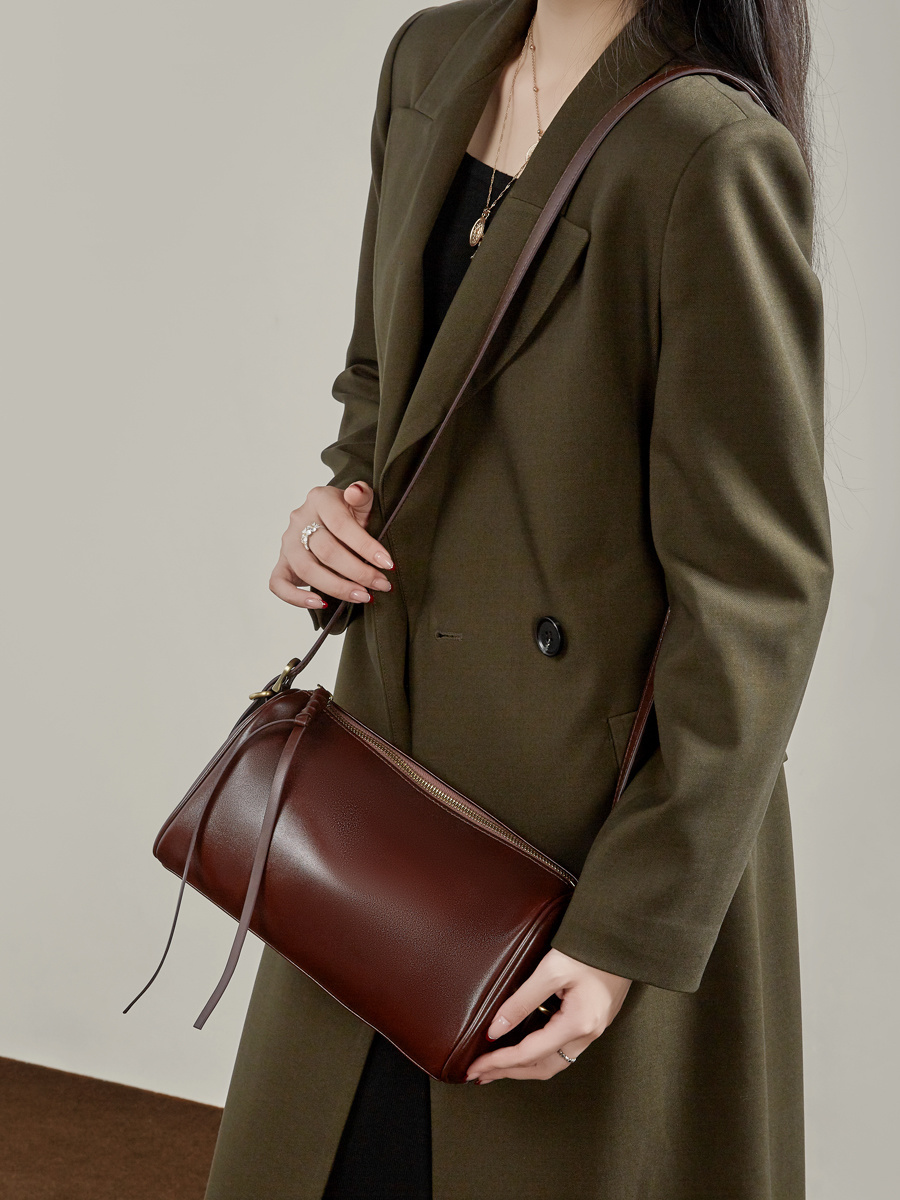 Women's Vegetable Tanned Genuine Leather Pillow Bag 2026, Large Capacity Tote Shoulder Crossbody Handbag Spring Summer New Arrival
