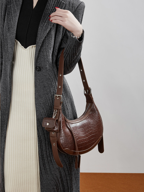 Wholesale Crocodile Pattern Crescent Bag Manufacturer | Custom Leather Single Shoulder Underarm Bag | Louis Bags