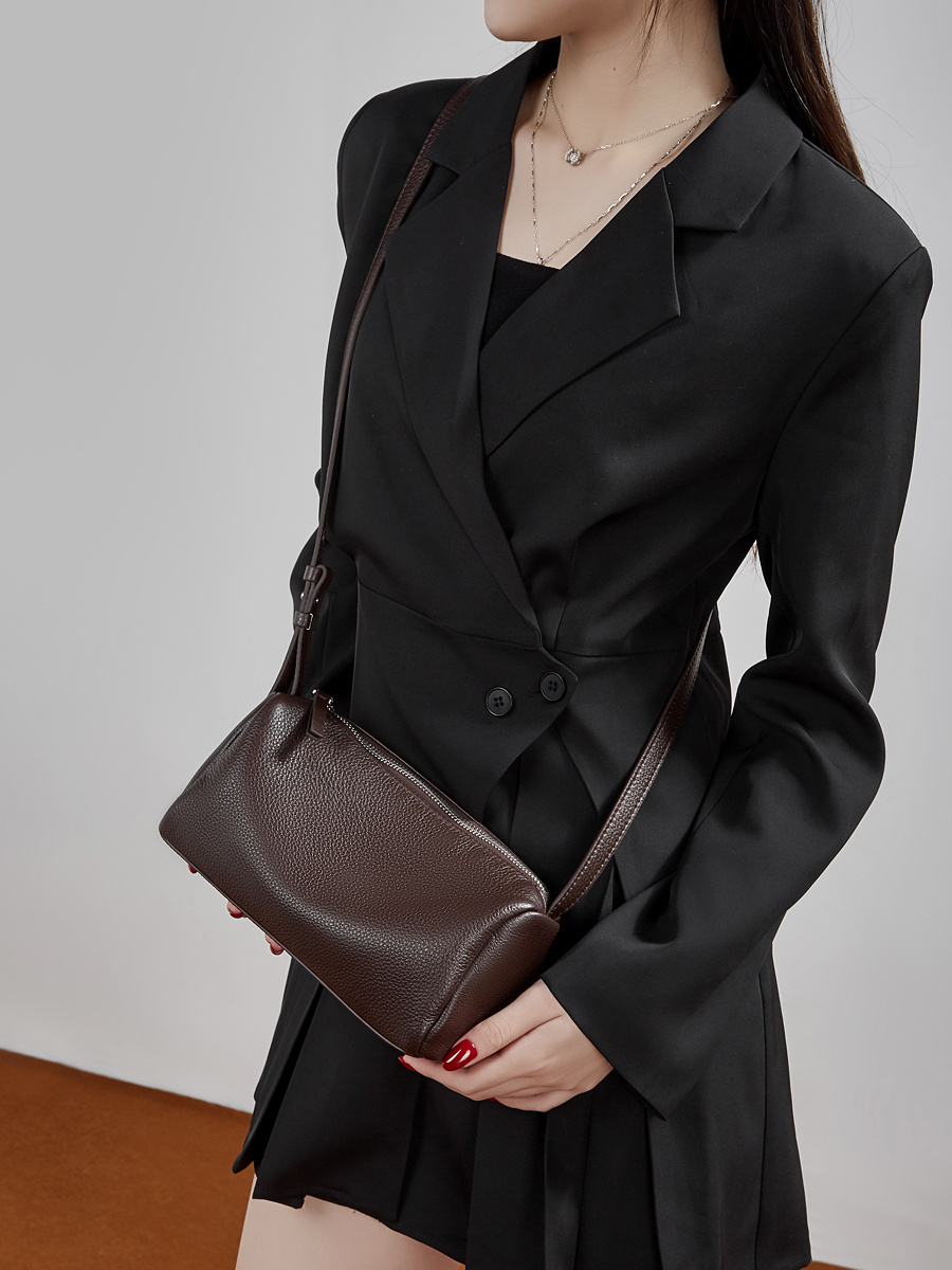 Genuine Leather Pillow Bag 2026, Women's Soft Cowhide Shoulder Crossbody Bag, Niche Designer Handbag for Daily Commute