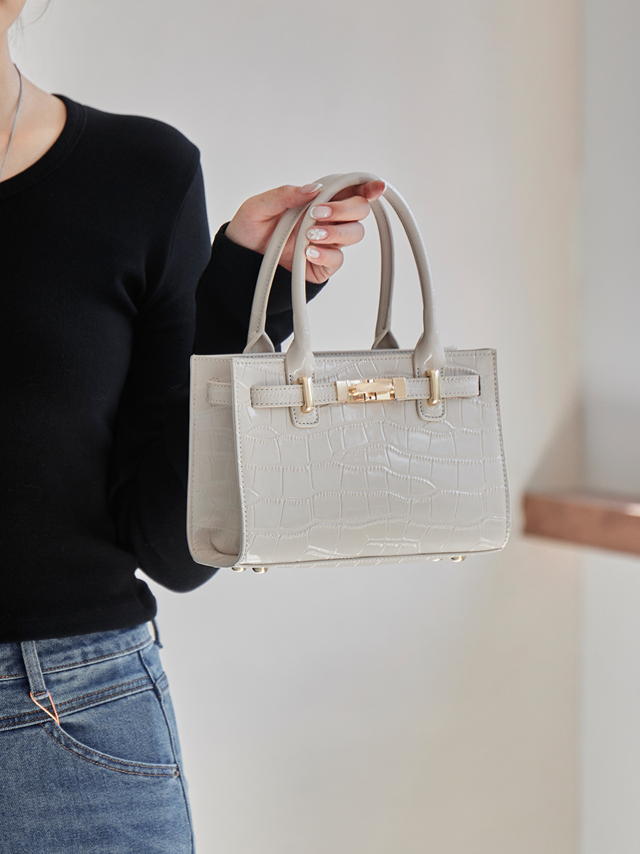 Wholesale Crocodile Pattern Bag Manufacturer | Custom Large Capacity Women's Shoulder Crossbody Handbag | Louis Bags