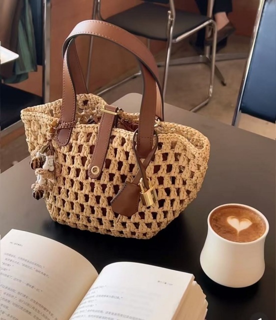Wholesale Raffia & Oil Wax Leather Handbag | Fashion Tote for Women | Louis Bags