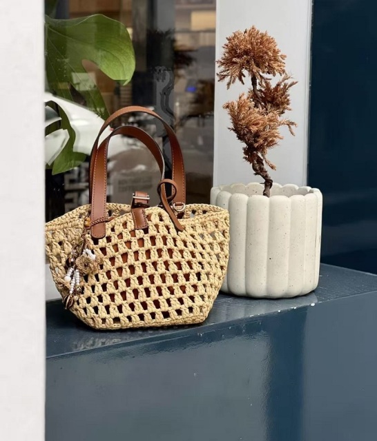Wholesale Raffia & Oil Wax Leather Handbag | Fashion Tote for Women | Louis Bags