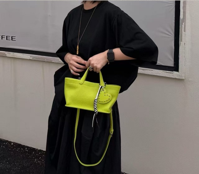 Wholesale Top Layer Cowhide Handbag | Genuine Leather Shoulder Tote for Women | Louis Bags