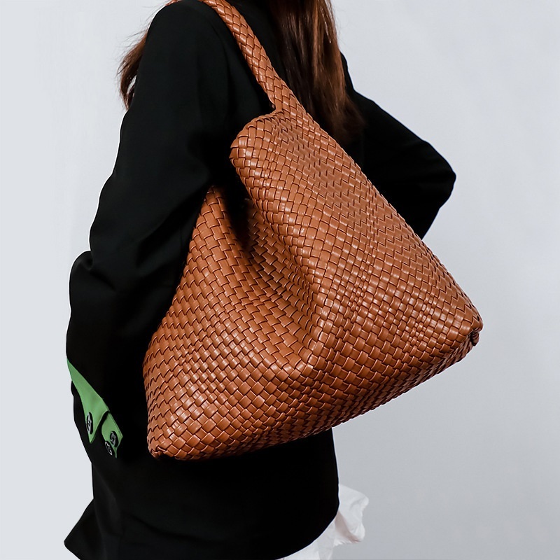 Custom Woven Shoulder Bag Set Women Fashion Casual Soft Texture Handbag with Detachable Pouch ODM