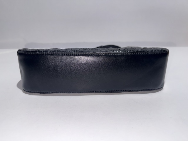 PU Shoulder Bag with Deboss Logo & Metal Logo | Custom Branded Handbag | Louis Bags