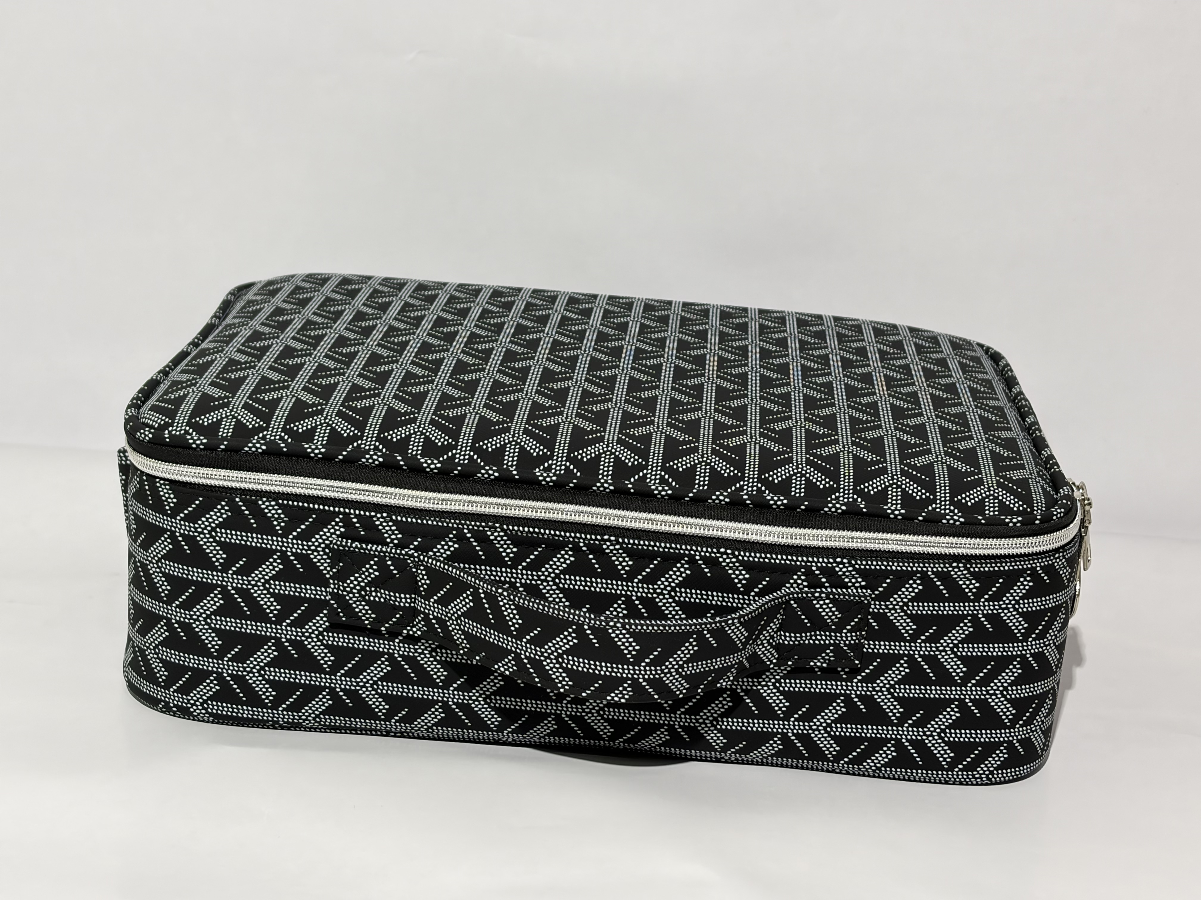 TechShield Pro LED Cosmetic Case – Food-Grade Silicone, Waterproof & Scratch-Resistant