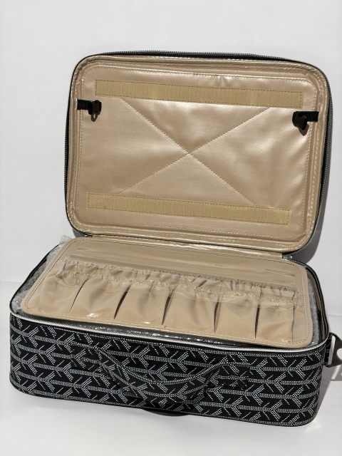 TechShield Pro LED Cosmetic Case – Food-Grade Silicone, Waterproof & Scratch-Resistant