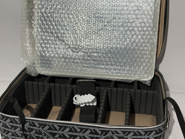 TechShield Pro LED Cosmetic Case – Food-Grade Silicone, Waterproof & Scratch-Resistant