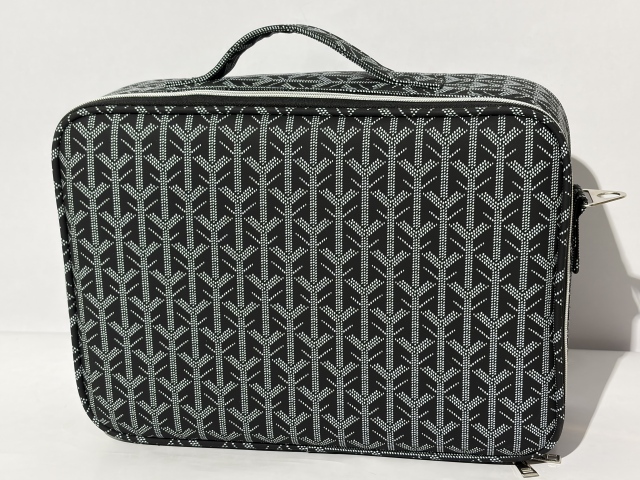 TechShield Pro LED Cosmetic Case – Food-Grade Silicone, Waterproof & Scratch-Resistant