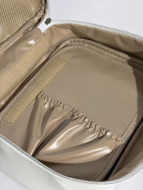 Advanced Tech Waterproof Silicone Makeup Bag – Food-Grade Cosmetic Pouch with Wipeable Lining