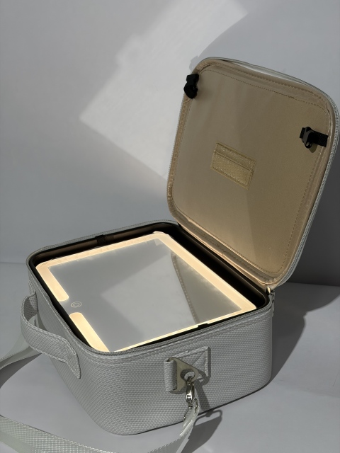 2026 New Travel Makeup Case with 3-Color LED Mirror | Food-Grade Silicone Waterproof Cosmetic Organizer