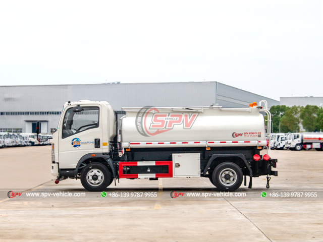 HOWO 4x2 Refueling Truck