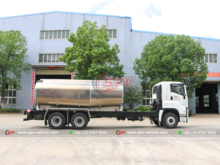 ISUZU Aluminum Alloy Fuel Tank Truck - Right