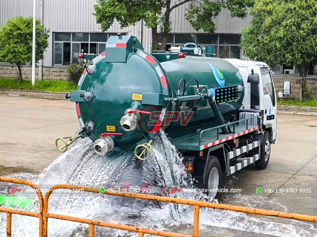 ISUZU 4,000L Sewage Collection Truck
