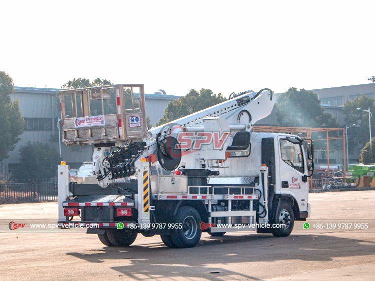 FOTON 32M Overhead Working Truck - Rear Right
