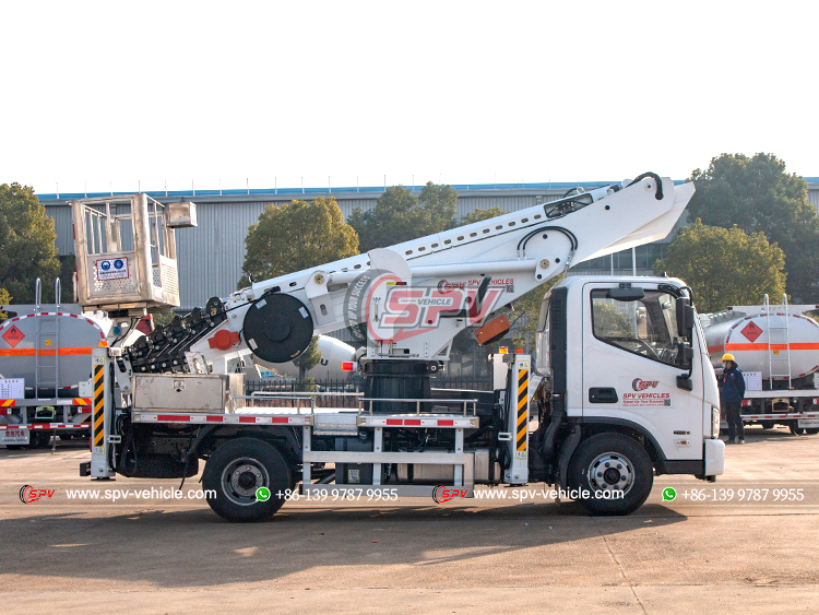 FOTON 32M Telescopic Boom Aerial Platform Truck - Right 