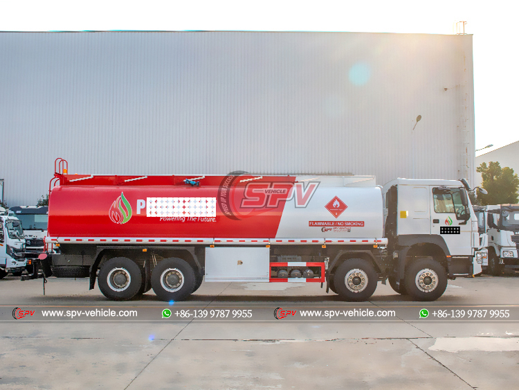 HOWO Oil Delivery Truck 30,000 Litres - Right