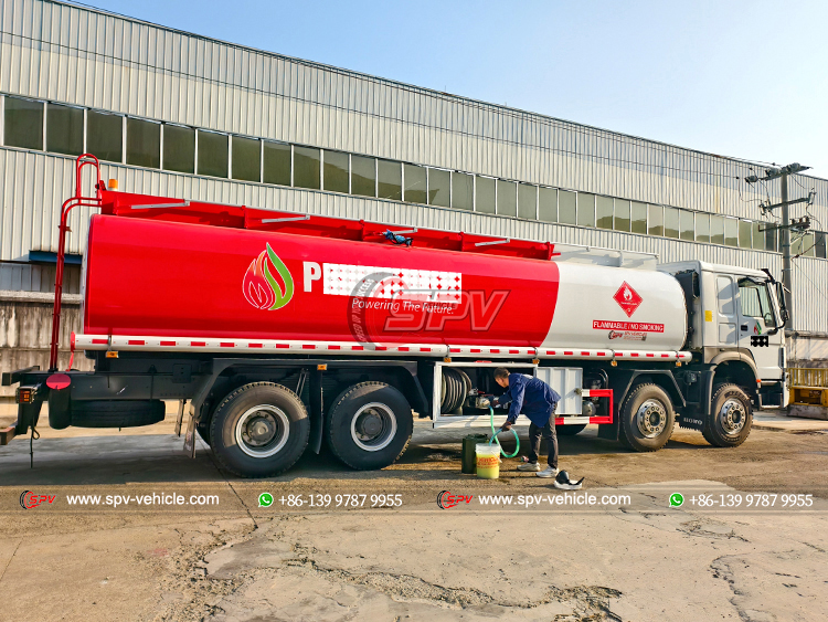 Sinotruk 8x4 Fuel Hauling Truck 30,000 Litres - Rear Right