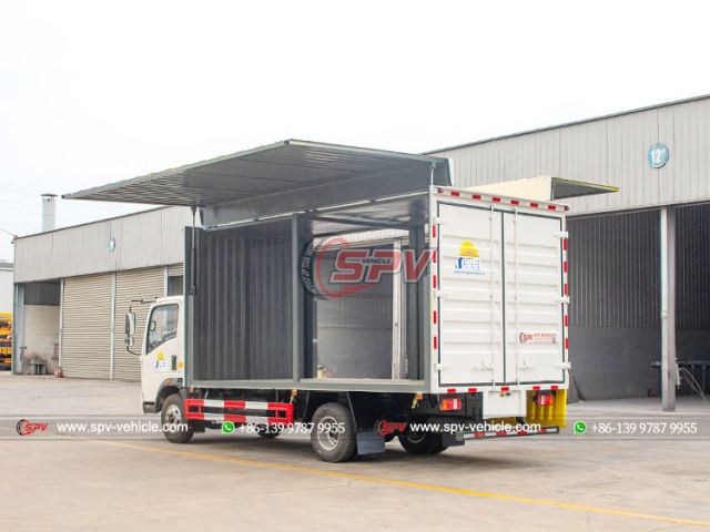HOWO 4x2 Wing Truck