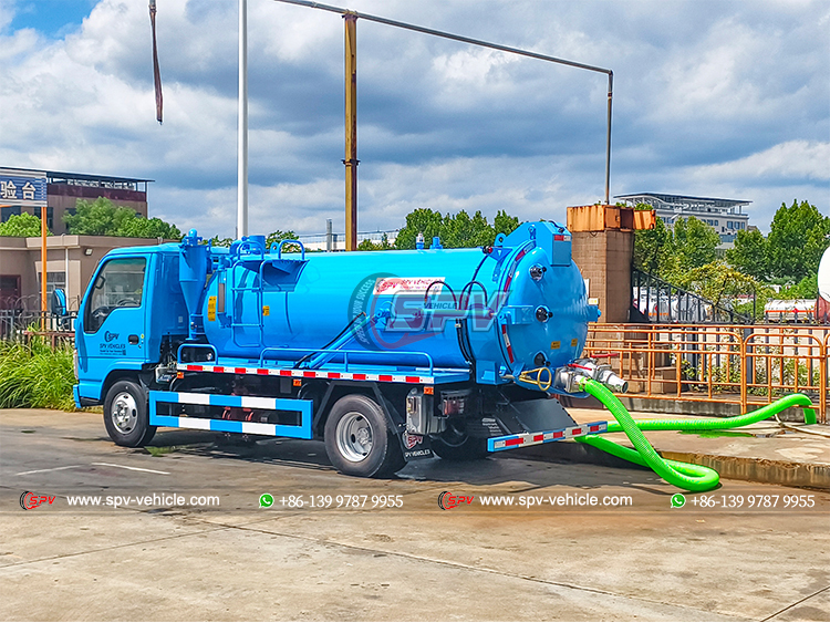 ISUZU 4,000L Sewage Suction Truck