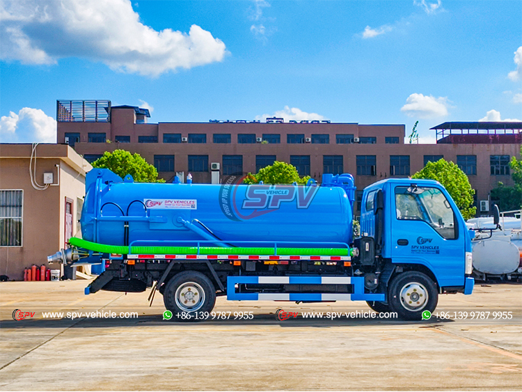 ISUZU 4,000L Sewage Suction Truck