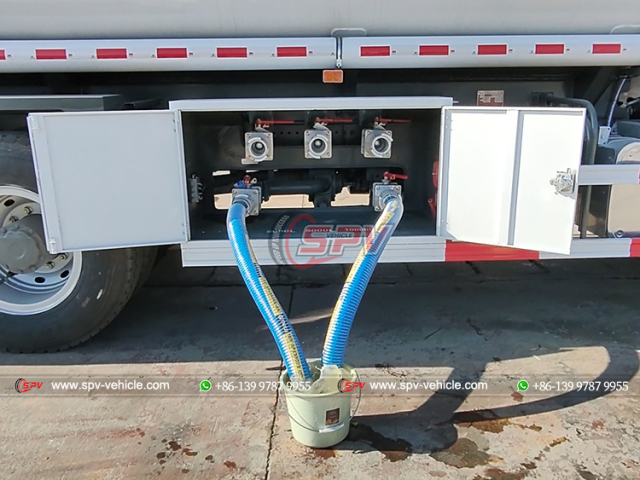 HOWO 6x4 Fuel Transport Truck